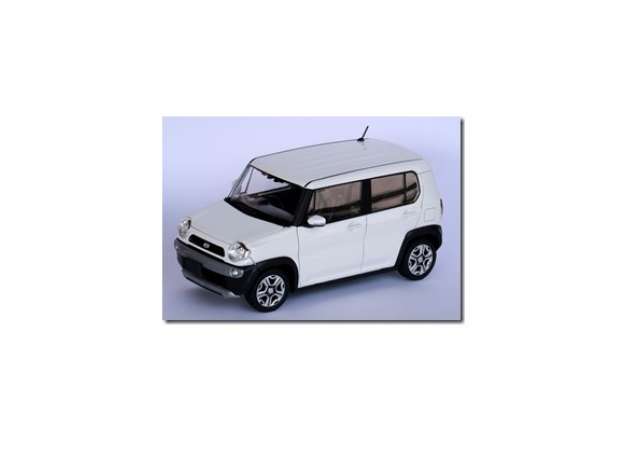 1:24 Сборная модель Mazda Flare Crossover, pure white pearl - 066035