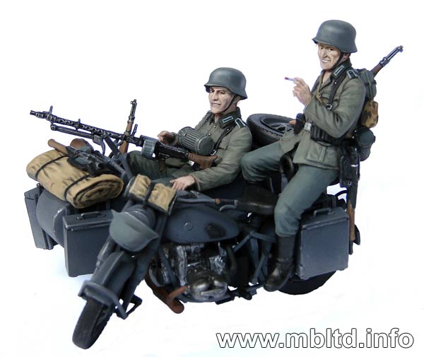 1:35 Сборная модель Немецкие мотоциклисты, 1940-1943 - MB3539
