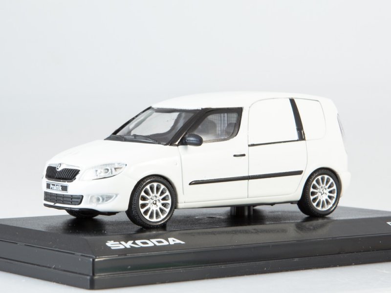 1:43 SKODA Praktik (2013), white - 006E
