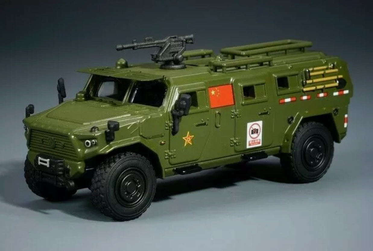 1:64 DONNGFENG Mengshi 3rd Generation CSK 181 4x4 Assault Vehicle, army green - 2020113-X1