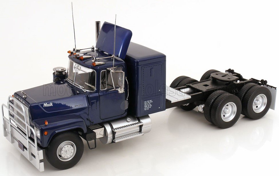 1:18 MACK Rl700l Tractor Truck 3-assi (1974), Black - RK180171