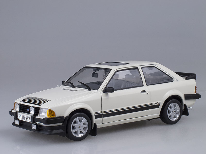 1:18 FORD Escort RS1600i (1984), white - 4997