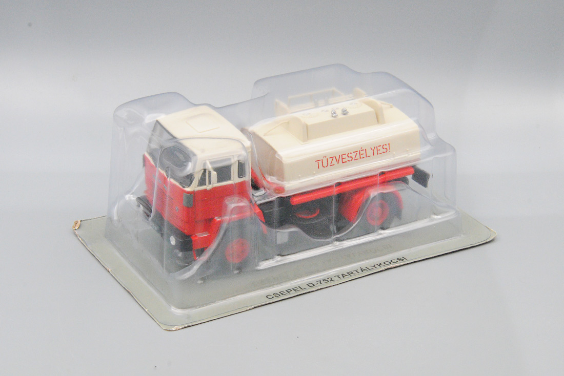 1:43 Csepel D-752 Tartalykocsi, Legendas teherautok 38 - LTA038