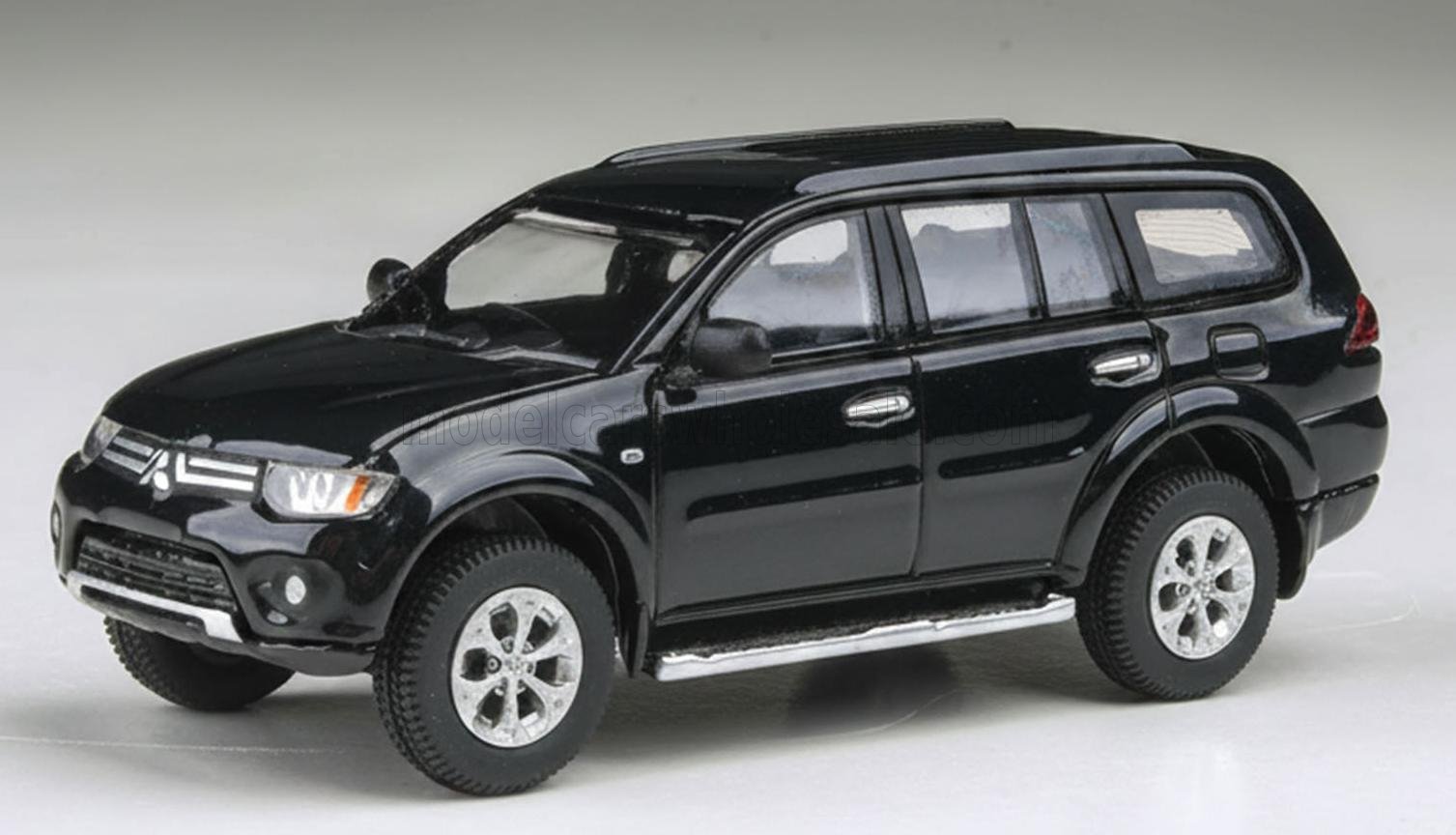 1:64 MITSUBISHI Pajero Sport LHD (2014), black - PB-55881