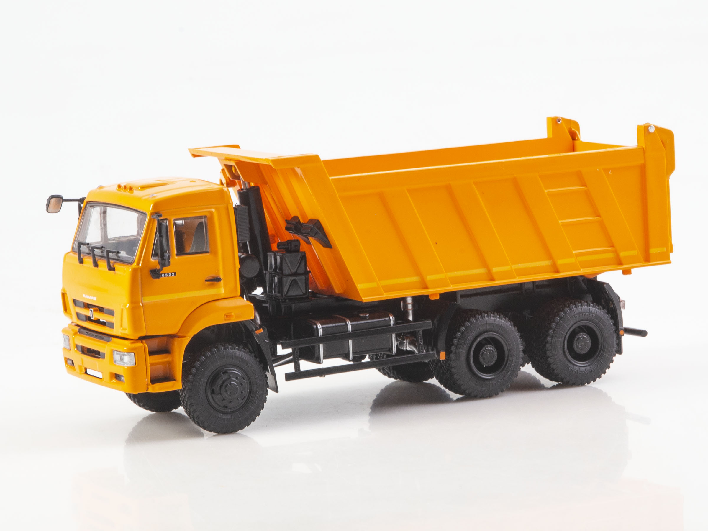 1:43 Камский грузовик 6522 самосвал (рестайлинг), оранжевый - 104158