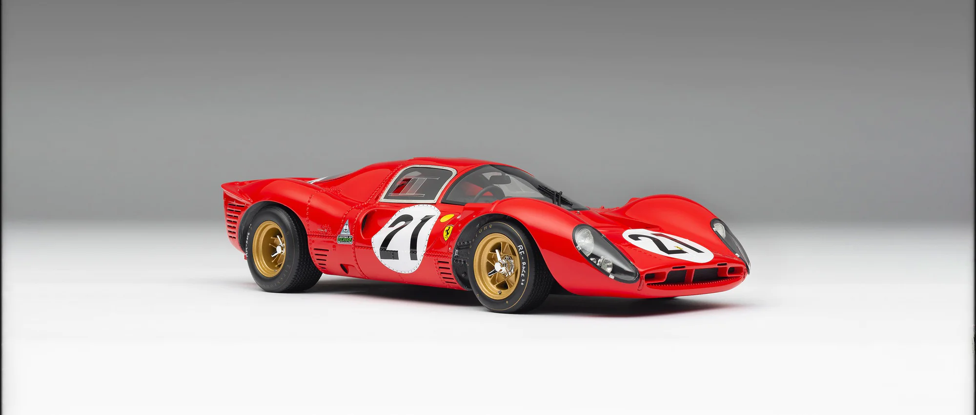 1:18 FERRARI 330 P4 #21 2nd 24h LeMans (1967) Scarfiotti, Parkes - M5933