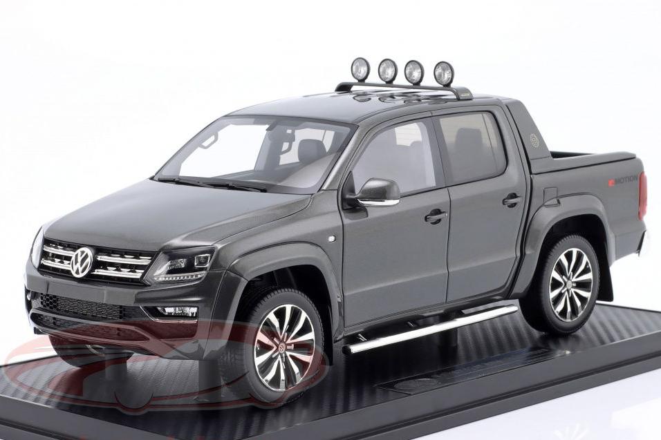 1:18 VOLKSWAGEN Amarok (2010), grey metallic - RM-0064
