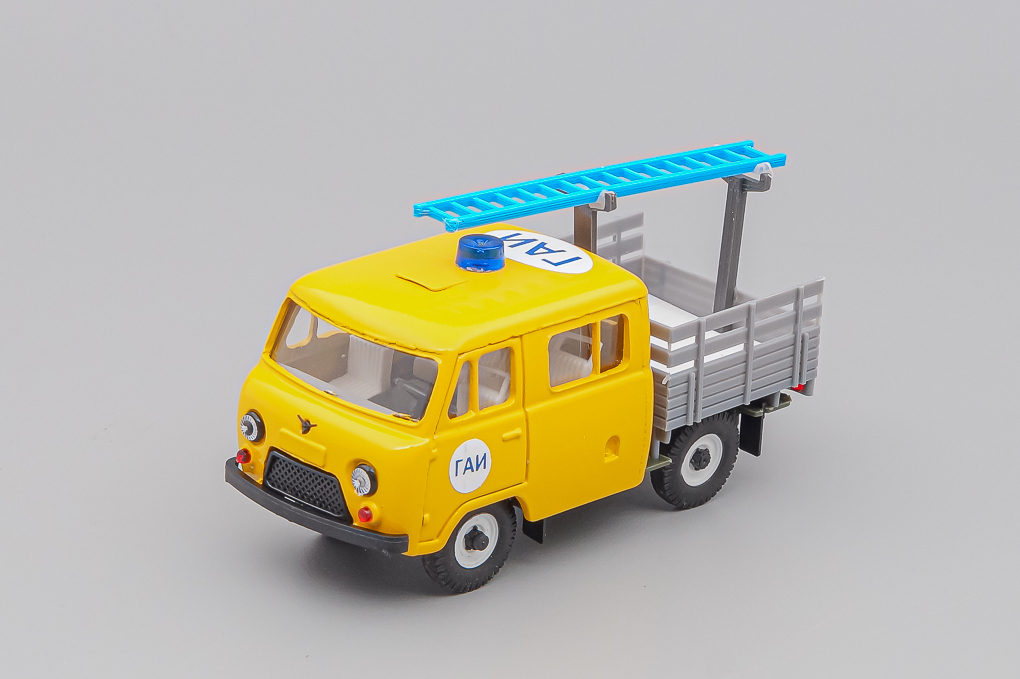1:43 УАЗ-39094 Фермер без тента с лестницей ГАИ, желтый - 10078-1-УСР