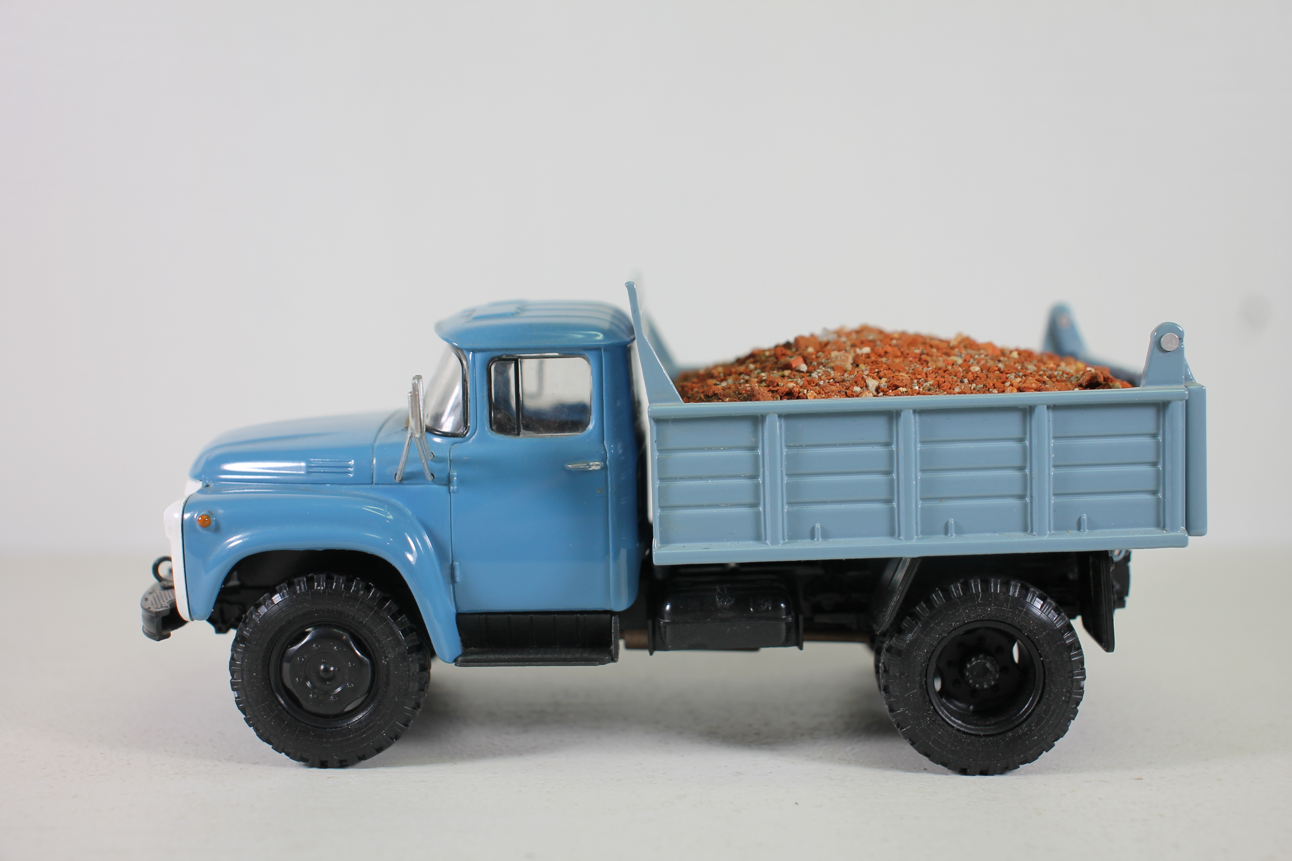 1:43 Груз для ММЗ-4502 (SSM) бой кирпича - GK073