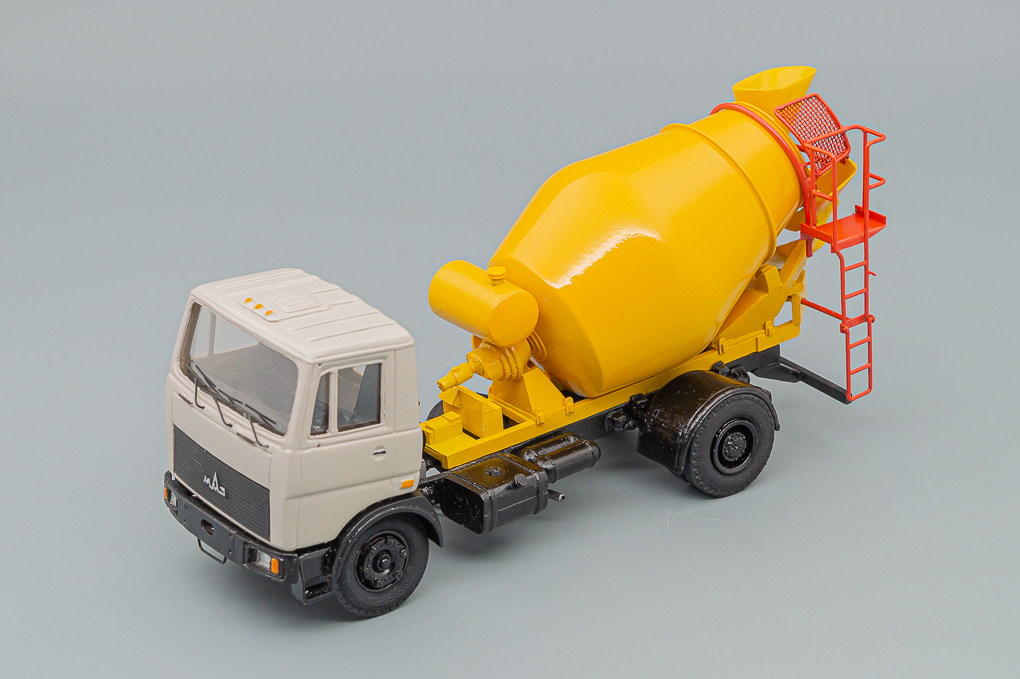 1:43 Минский-53373 автобетоносмеситель СМБ-49, серый /желтый - LOT01068