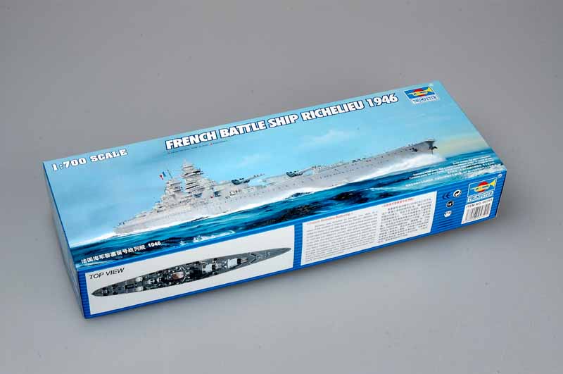 1:700 Сборная модель Французский линкор Richelieu (1946г.) - 05751