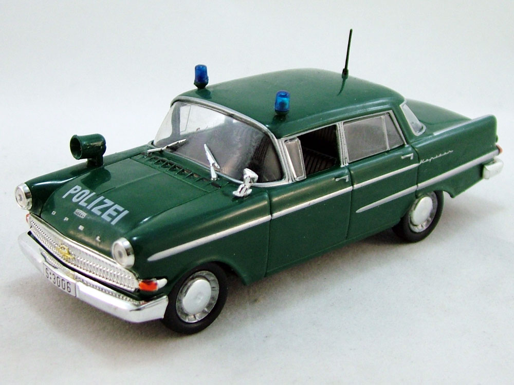 1:43 OPEL Kapitan / Berlin Police, Полицейские Машины Мира 6, зеленый - PCW006