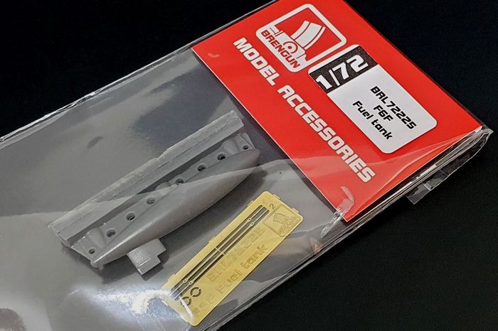 1:72 Набор дополнений для F6F Fuel tank - BRL72225
