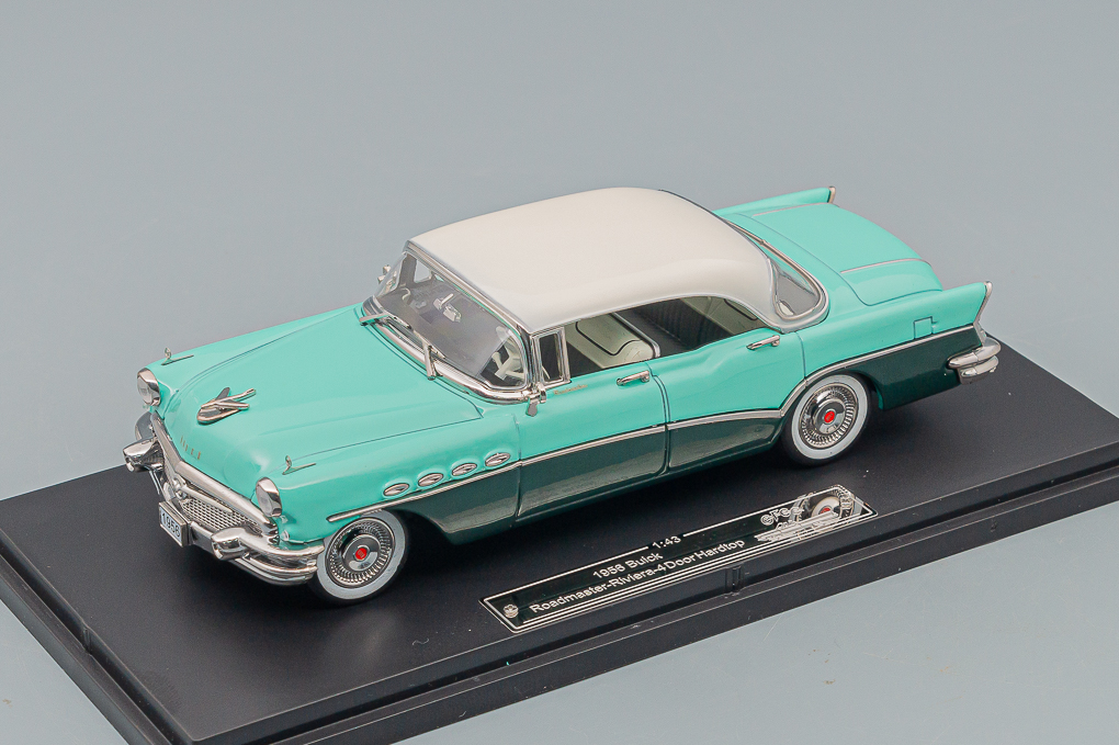 1:43 BUICK Roadmaster Rivera 4 Door Hardtop (1956), green / dark green / white - 43031C-X1