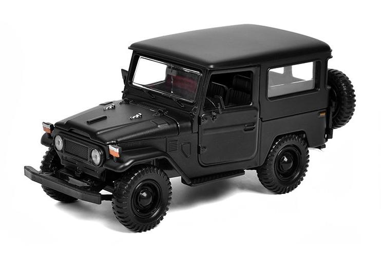 1:24 TOYOTA FJ40 Hardtop Land Cruiser (1960), black - 79323MATTBLACK
