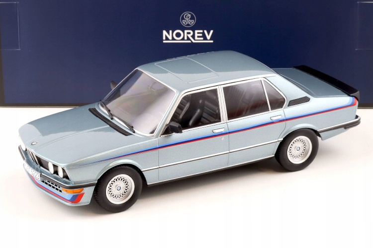 1:18 BMW M535i (1980), blue met with stripes - 183290