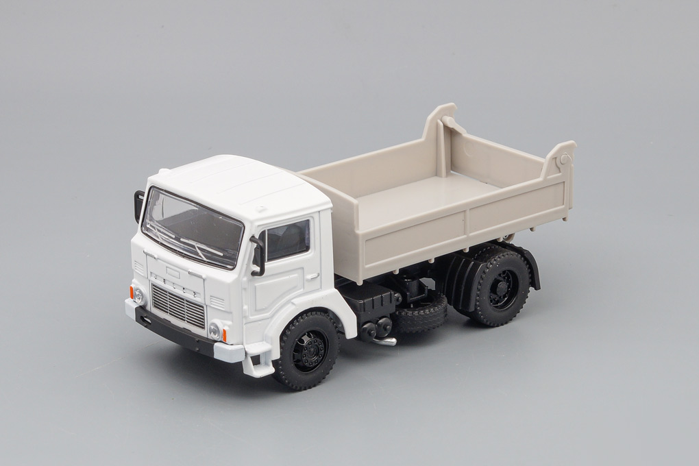 1:43 JELCZ 317, white - K-522