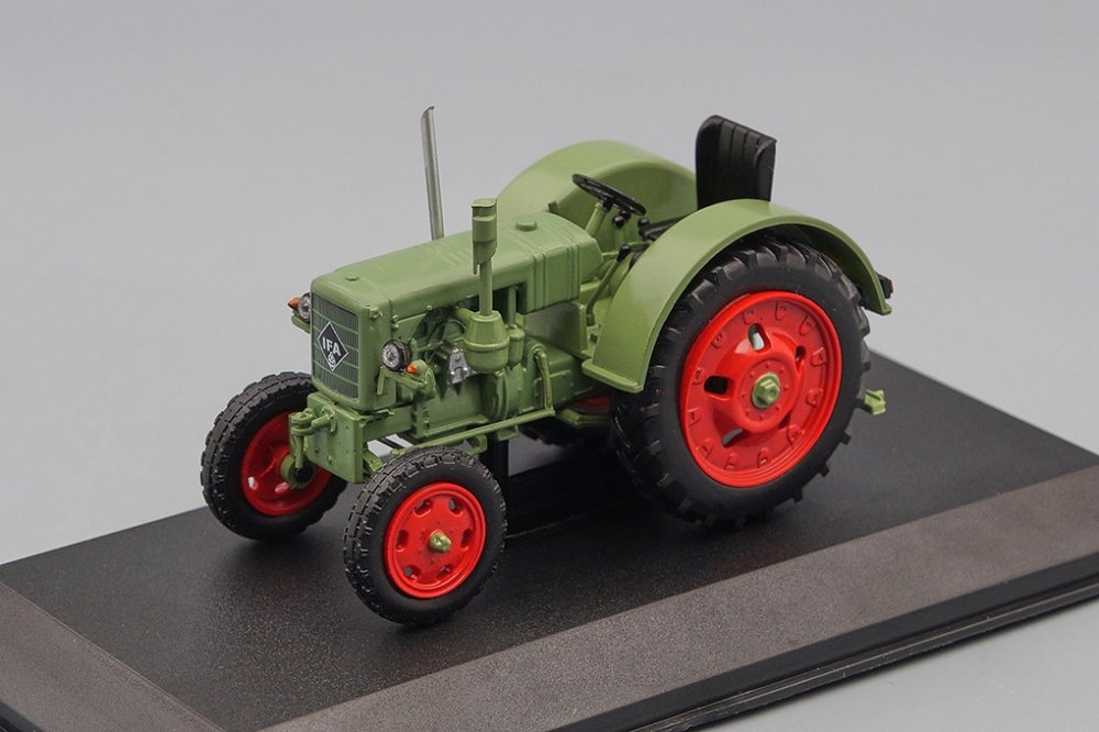 1:43 IFA RS 04/30 (1953), Тракторы 125, зеленый - TRC125