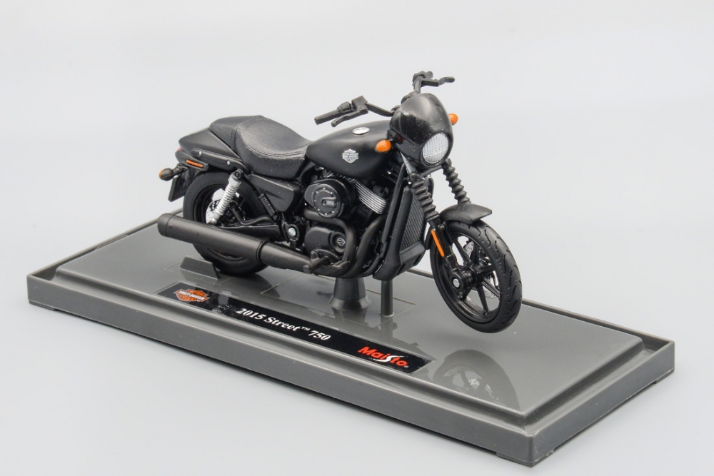 1:18 HARLEY DAVIDSON Street 750 (2015), черный - 39360-STR750