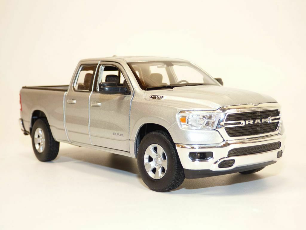 1:24 RAM 1500 (2019), silver - 24104S
