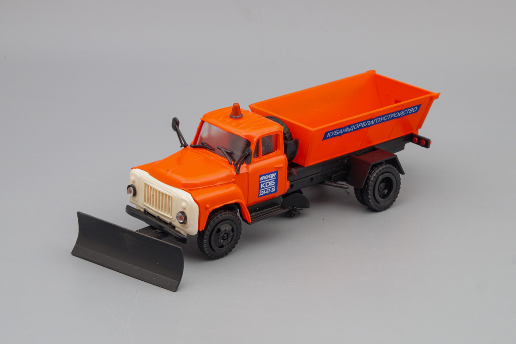 1:43 Горький 53 пескоразбрасыватель 'Кубаньдорблагоустройство' - 4386