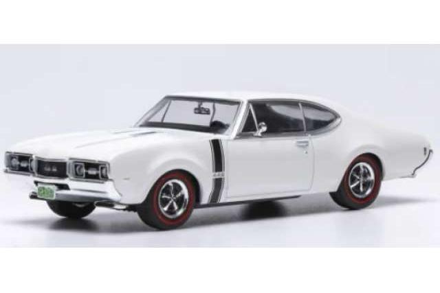 1:43 OLDSMOBILE 442 W-30 (1970), white - CLC621