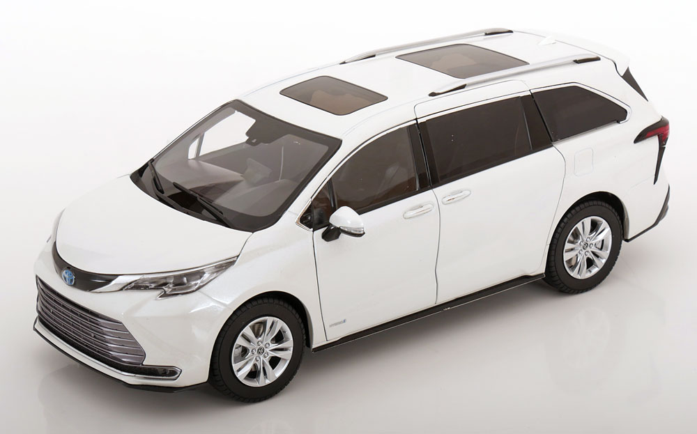 1:18 TOYOTA Sienna MPV (2021), white metallic - 106026
