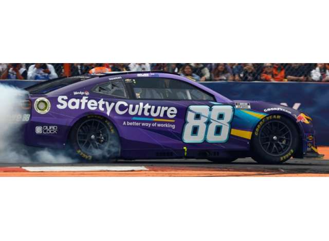 1:24 CHEVROLET #88 Shane van Gisbergen *SafetyCulture*, purple/white 2025 - W882523SFCSVMX