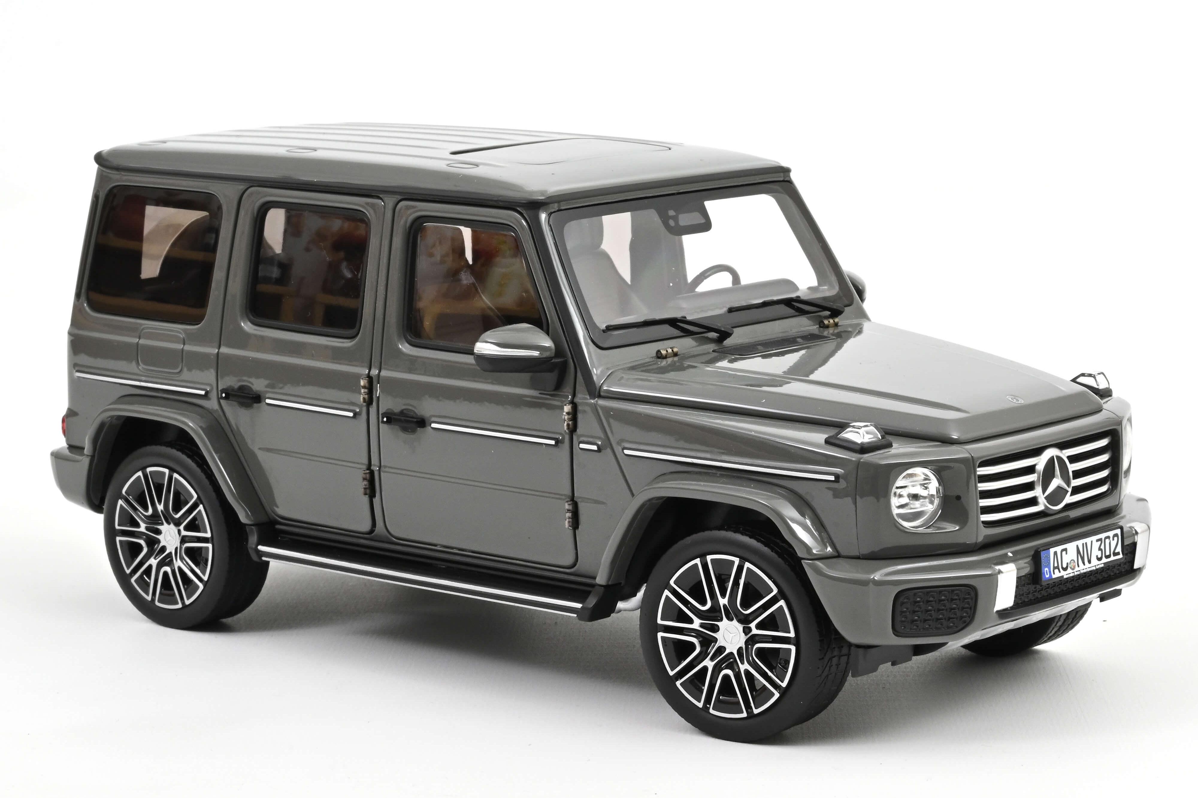 1:18 MERCEDES-BENZ G-class 4x4 (W465) (2024), Classic Grey - 183035