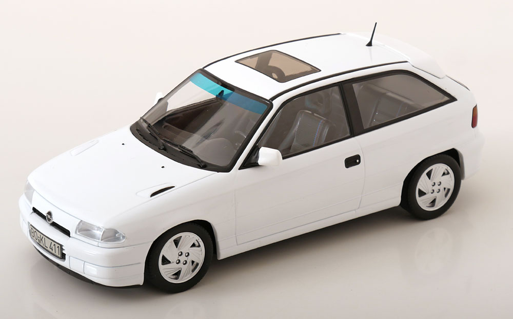 1:18 OPEL Astra GSi (1991), white - 183673