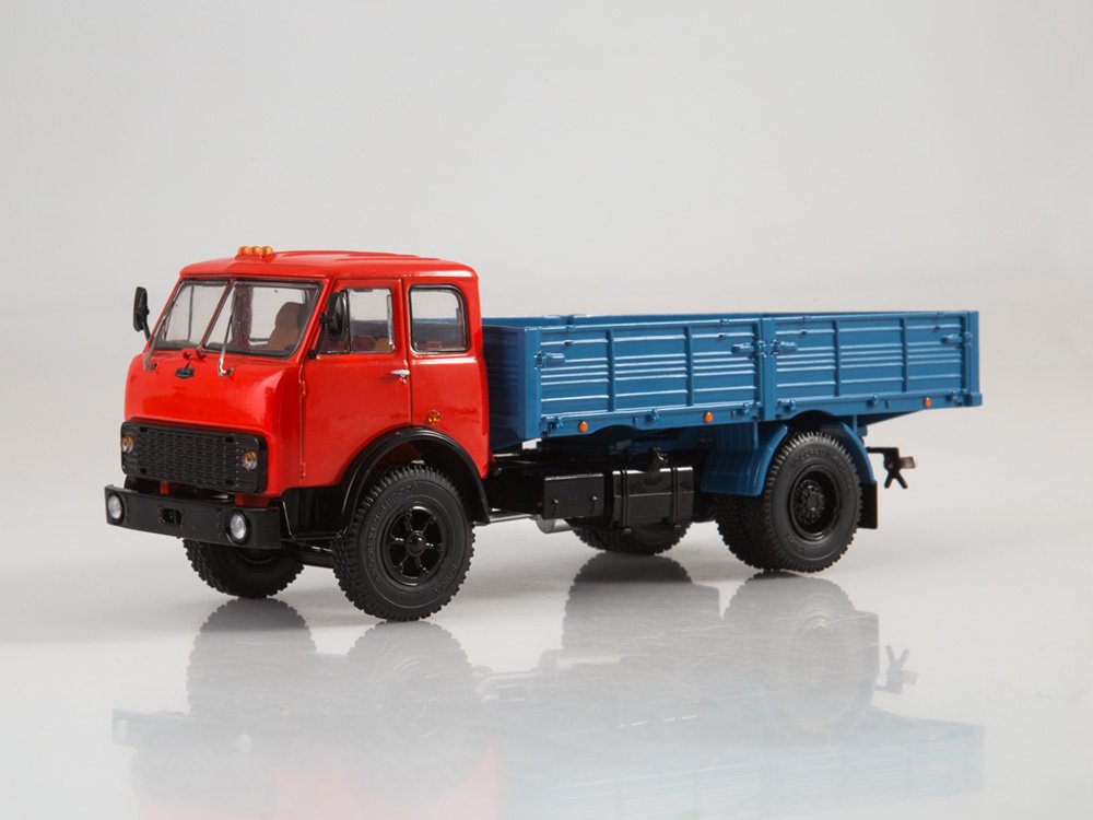 1:43 Минский-5335 бортовой, красный / синий - SSM1413