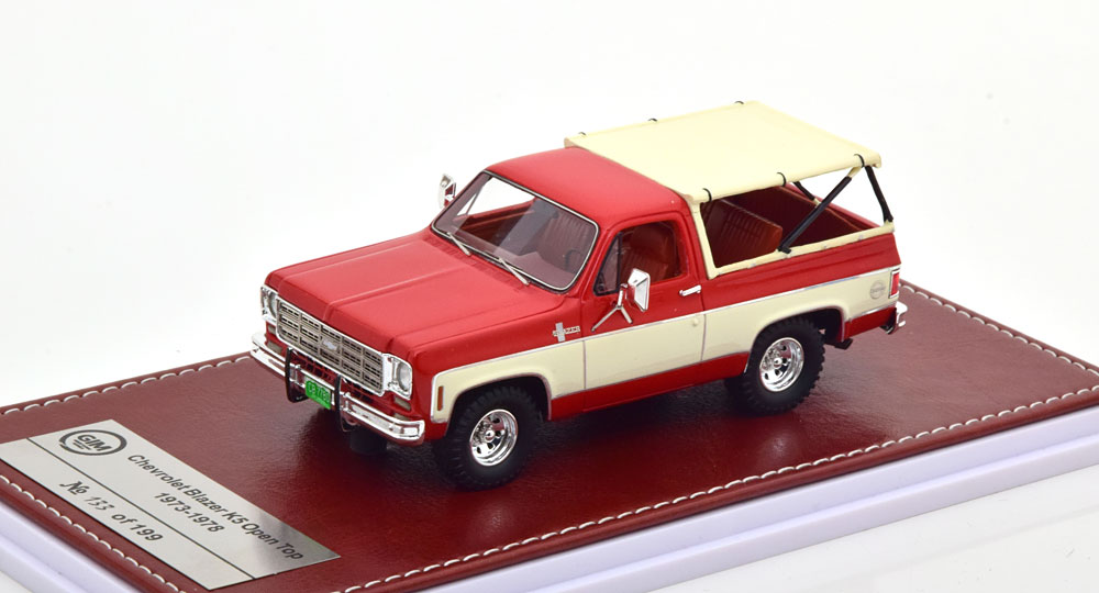 1:43 CHEVROLET K-5 Blazer (1973-1978), rot/weiß - GIM070B