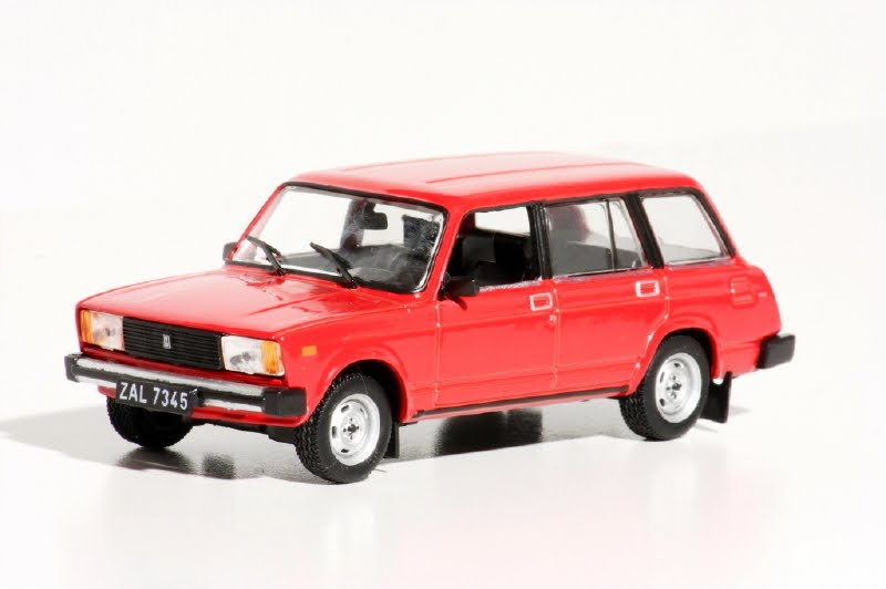 1:43 LADA 2104, Kultowe Auta 96, красный - kul096