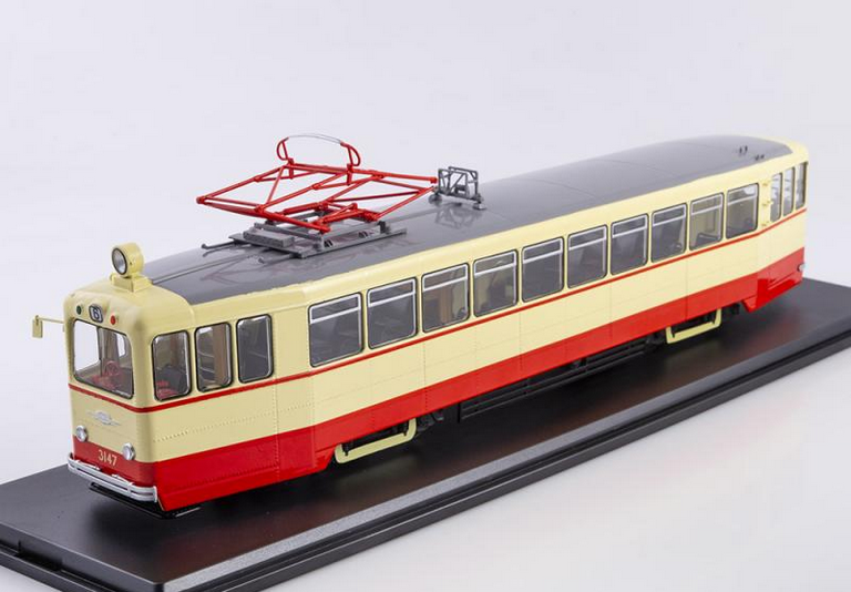 1:43 Трамвай ЛМ-49, красный / бежевый - SSM4076
