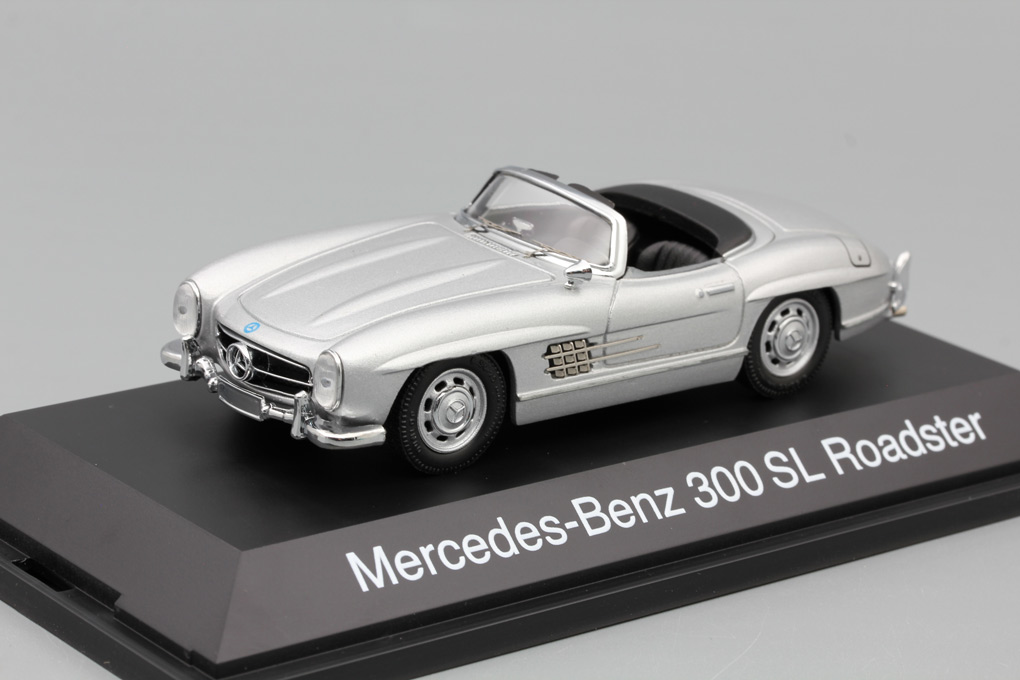1:43 MERCEDES-BENZ 300 SL Roadster, silver - 02533