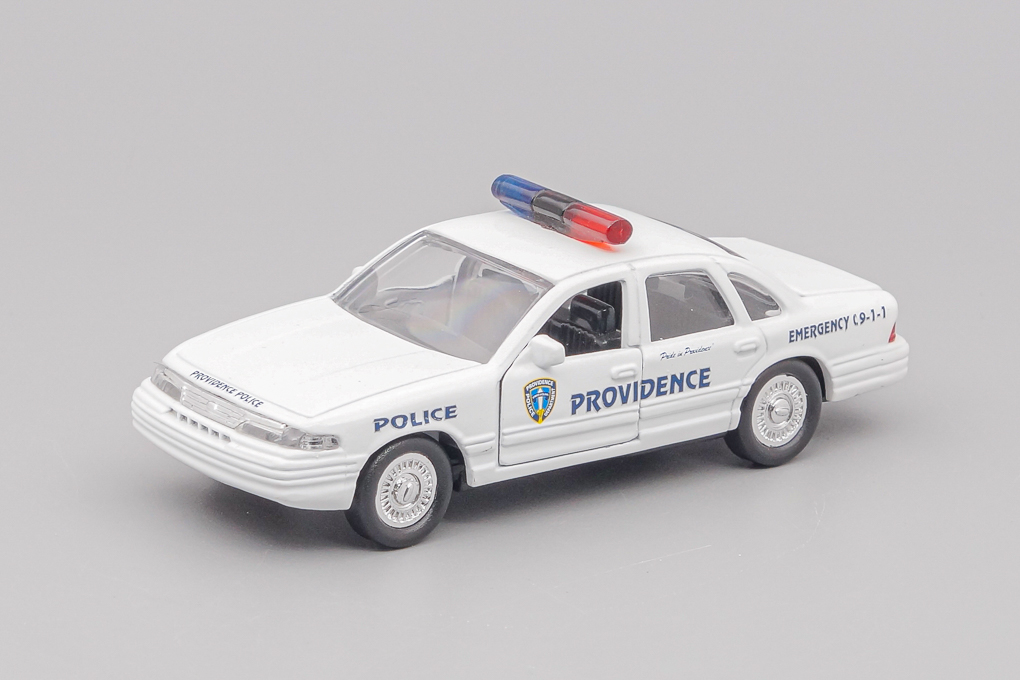 1:43 (Б/У) FORD Crown Victoria (1992) Providence Rhode Island Police 1997, white - RC057