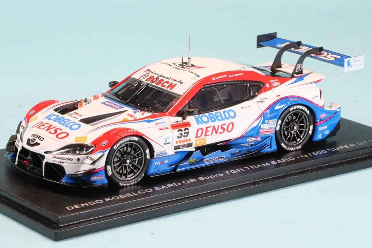 1:43 TOYOTA Supra Gr Team Denso Kobelco Sard №39 Gt500 Class Super Gt (2025) Yuhi Sekiguchi - Sasha Fenestraz, White Red Blue - SGT25039