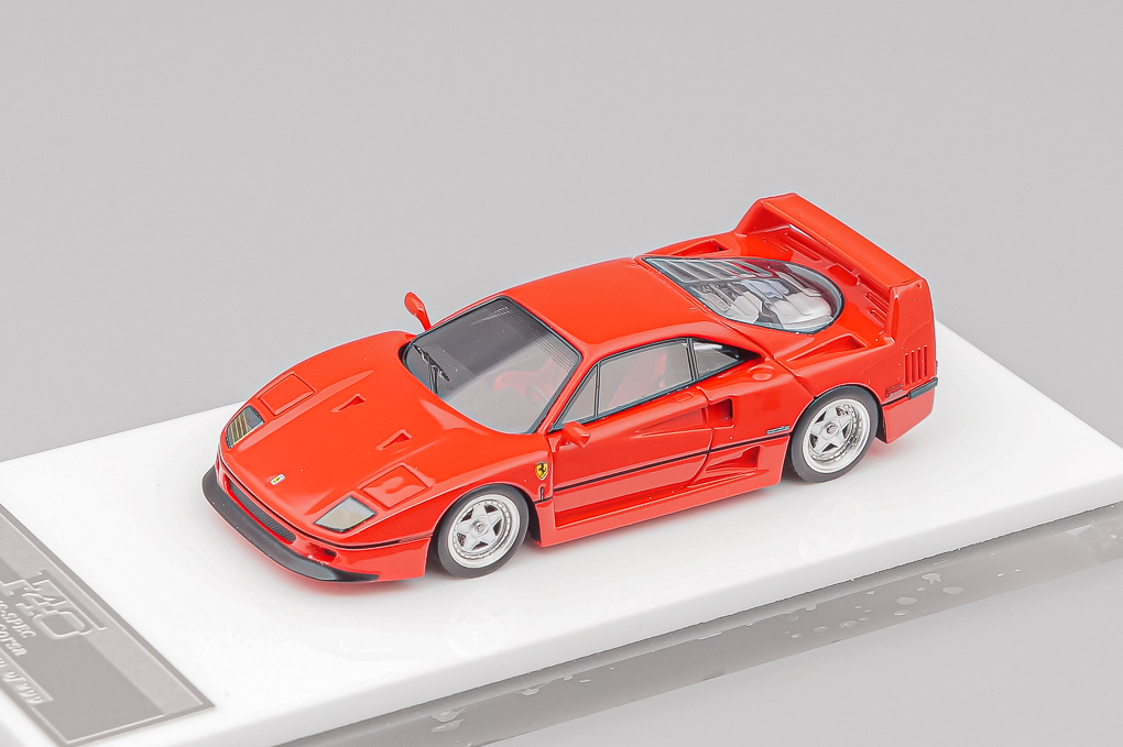 1:64 FERRARI F40 US-Spec (1990), Rosso Corsa - 06Y