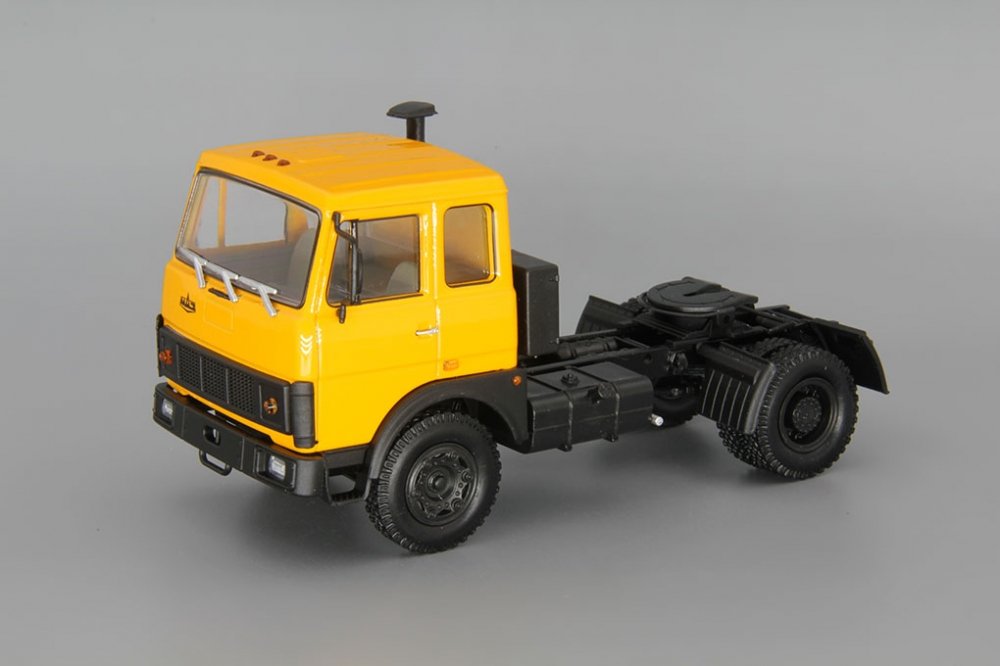 1:43 Минский 54322 седельный тягач (1985-1988), оранжевый - H7930