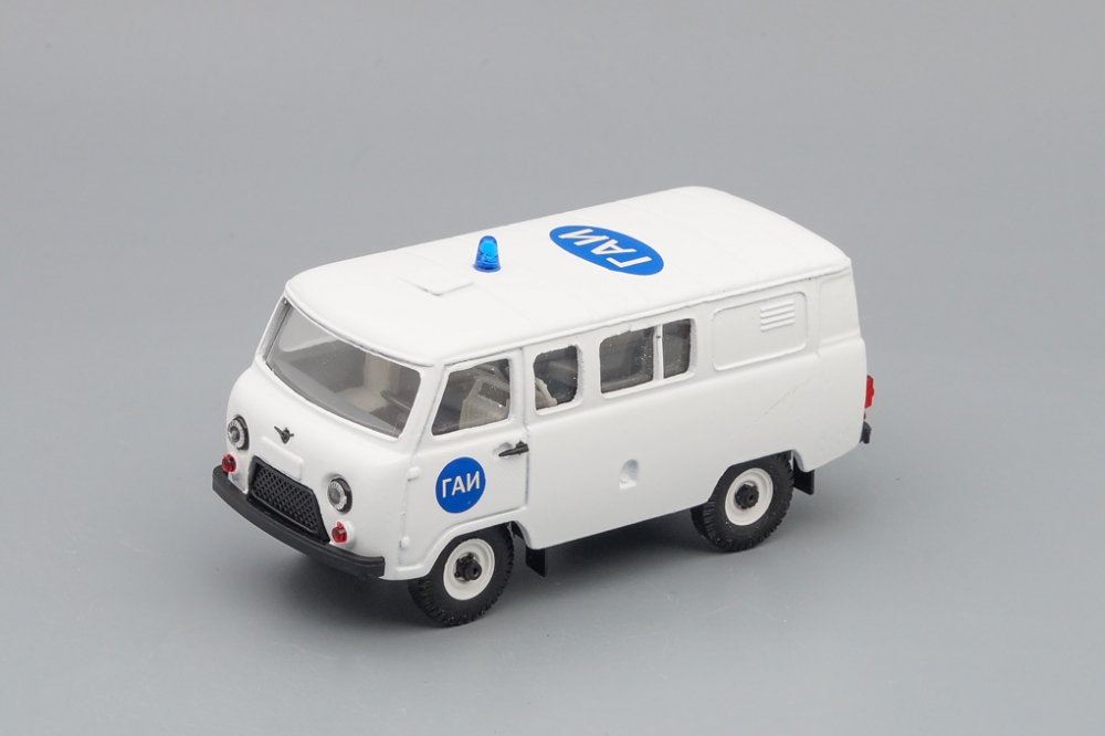1:43 УАЗ 39099 ГАИ, белый - AG754