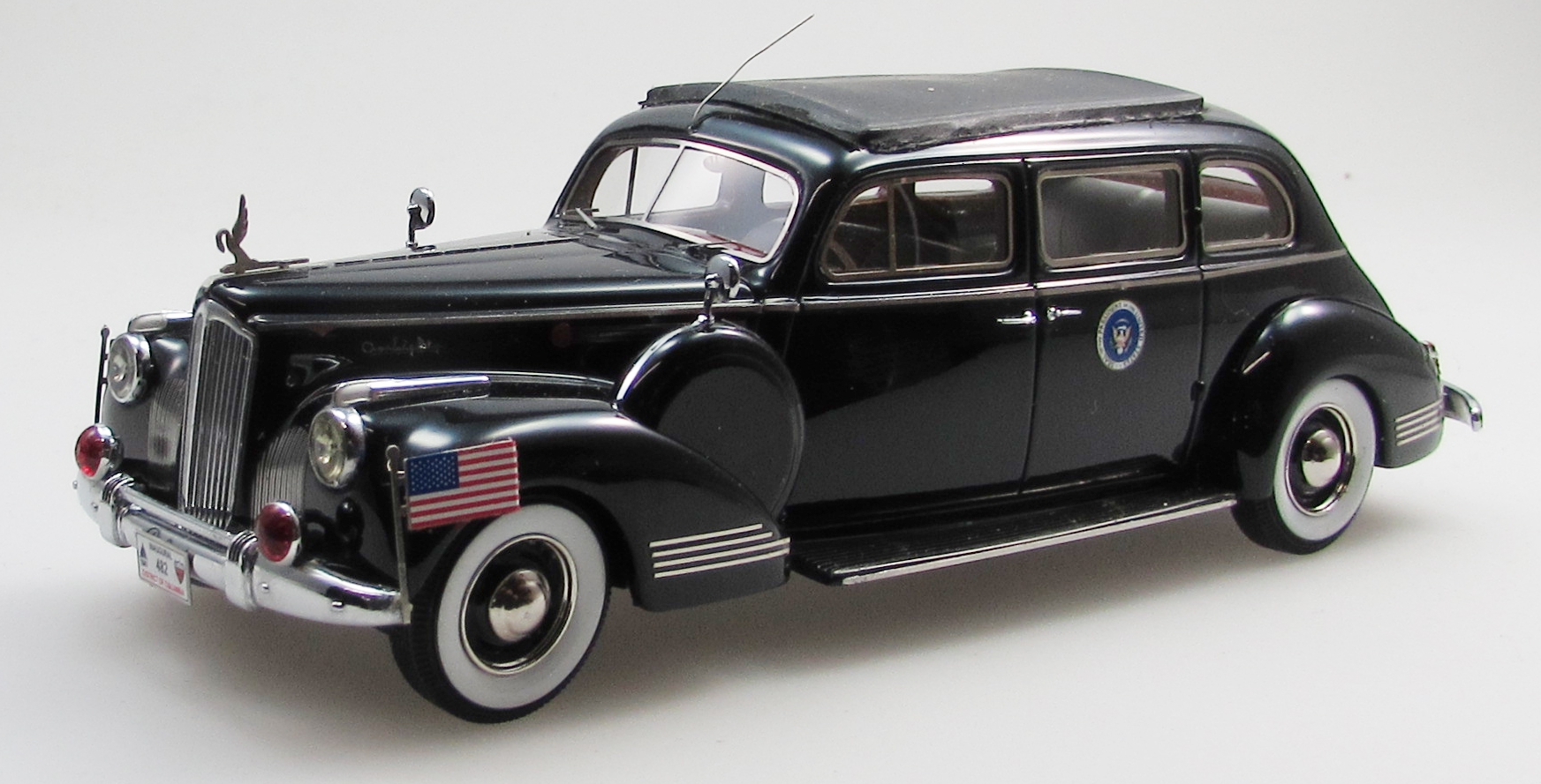 1:43 (Уценка!) PACKARD 180 7-seat Franklin D. Roosevelt parade limousine (1941), black - EMUSPA43001C-Z1