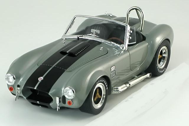 1:18 SHELBY Cobra 427 S C, silver black - DC42703