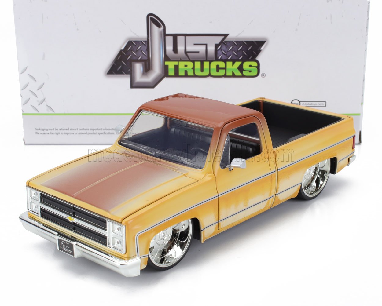 1:24 CHEVROLET C-10 Pick-up Custom (1985), 2 Tone Cream Brown - 35861