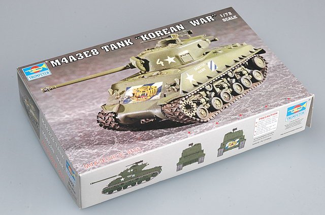 1:72 Сборная модель Американский средний танк M4A3E8 Sherman с гусеницами T80 - 07229