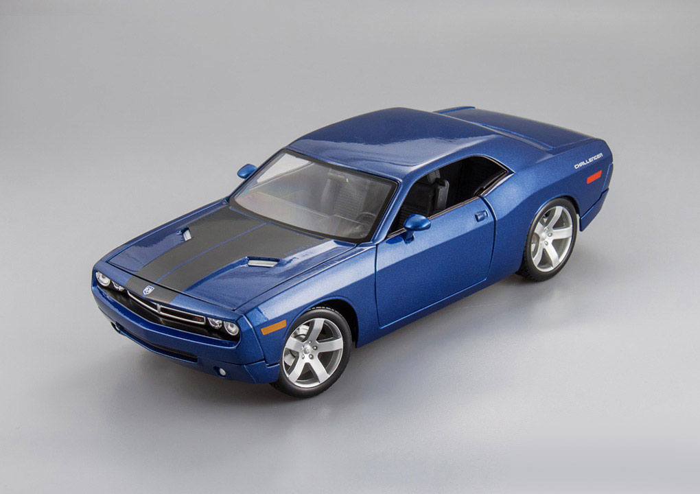 1:18 DODGE Challenger (2006), blue metallic - 36138-X1