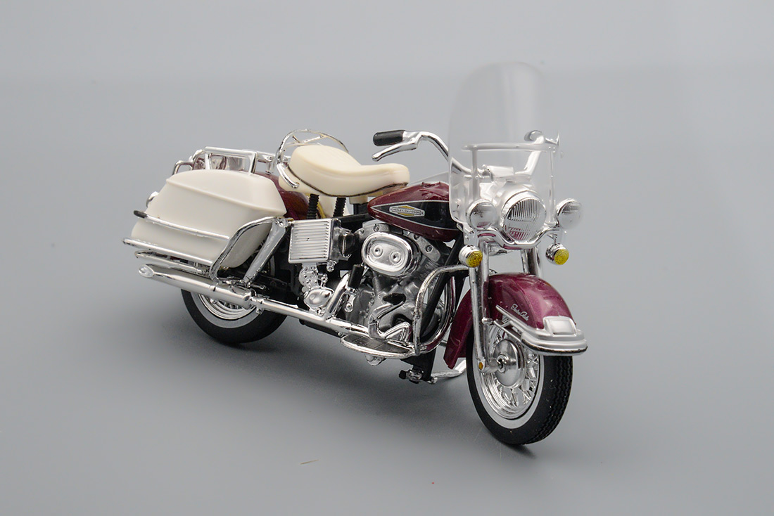 1:18 HARLEY DAVIDSON (1968) FLH Electra Glide, White/Red - 31360-FLH-EG-WR