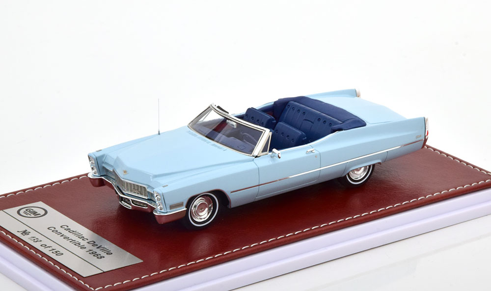 1:43 CADILLAC DeVille Convertible (1968), light blue - GIM001A