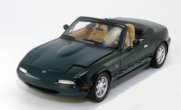 1:18 MAZDA MX-5 1 Generation, dark green - 01017-X1