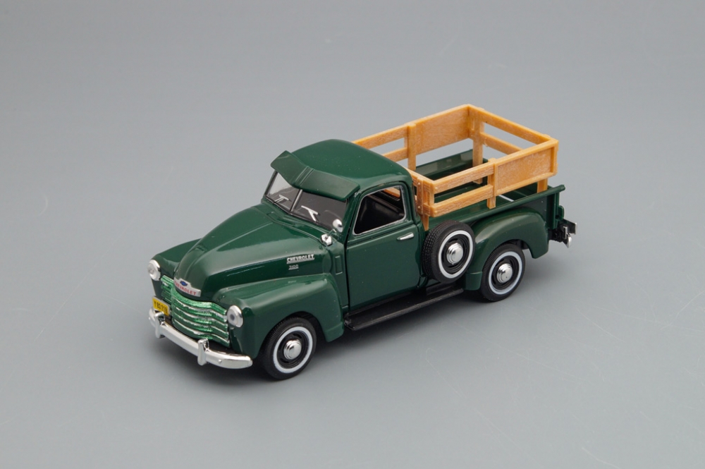 1:43 CHEVROLET C-3100 Pickup, green - 4-13770