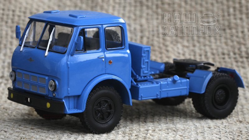 1:43 Минский 504А седельный тягач (1970), синий - H7610